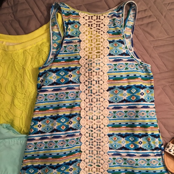 Patterned tank - Picture 2 of 4